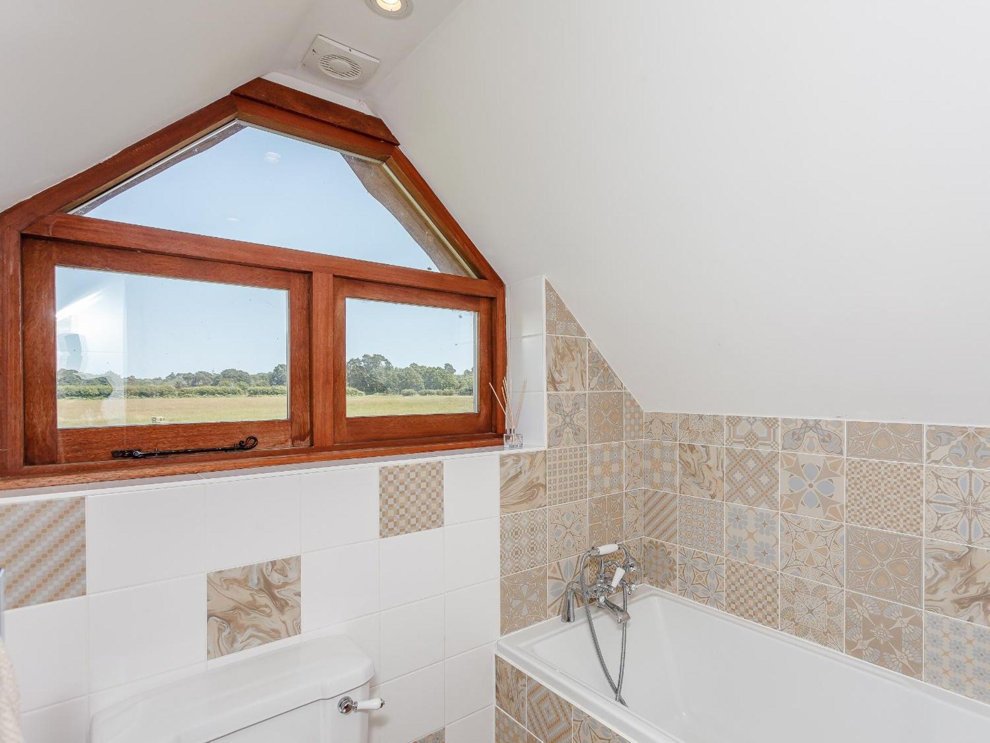 The Barn Villa Coldwaltham Екстериор снимка