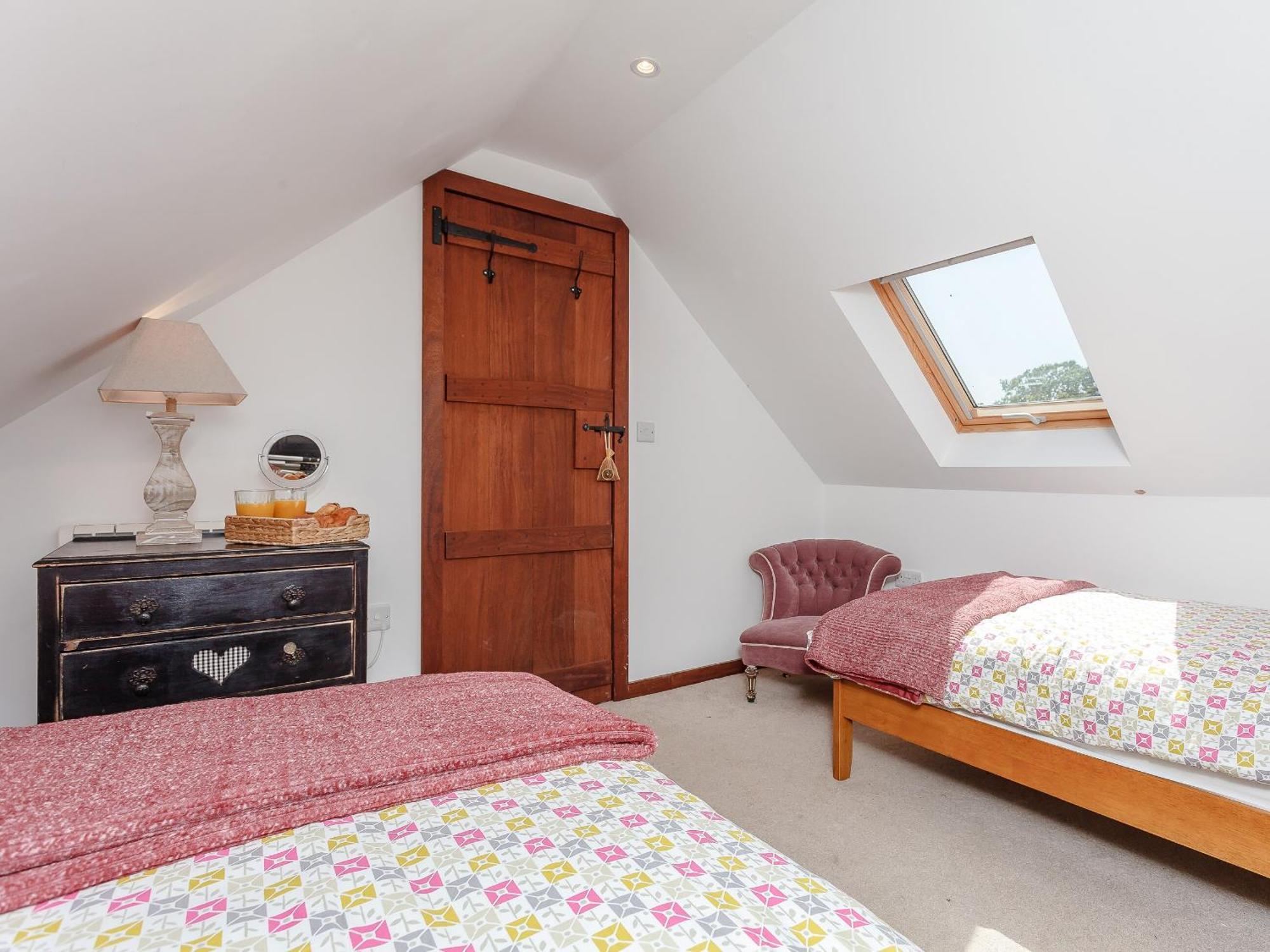 The Barn Villa Coldwaltham Екстериор снимка