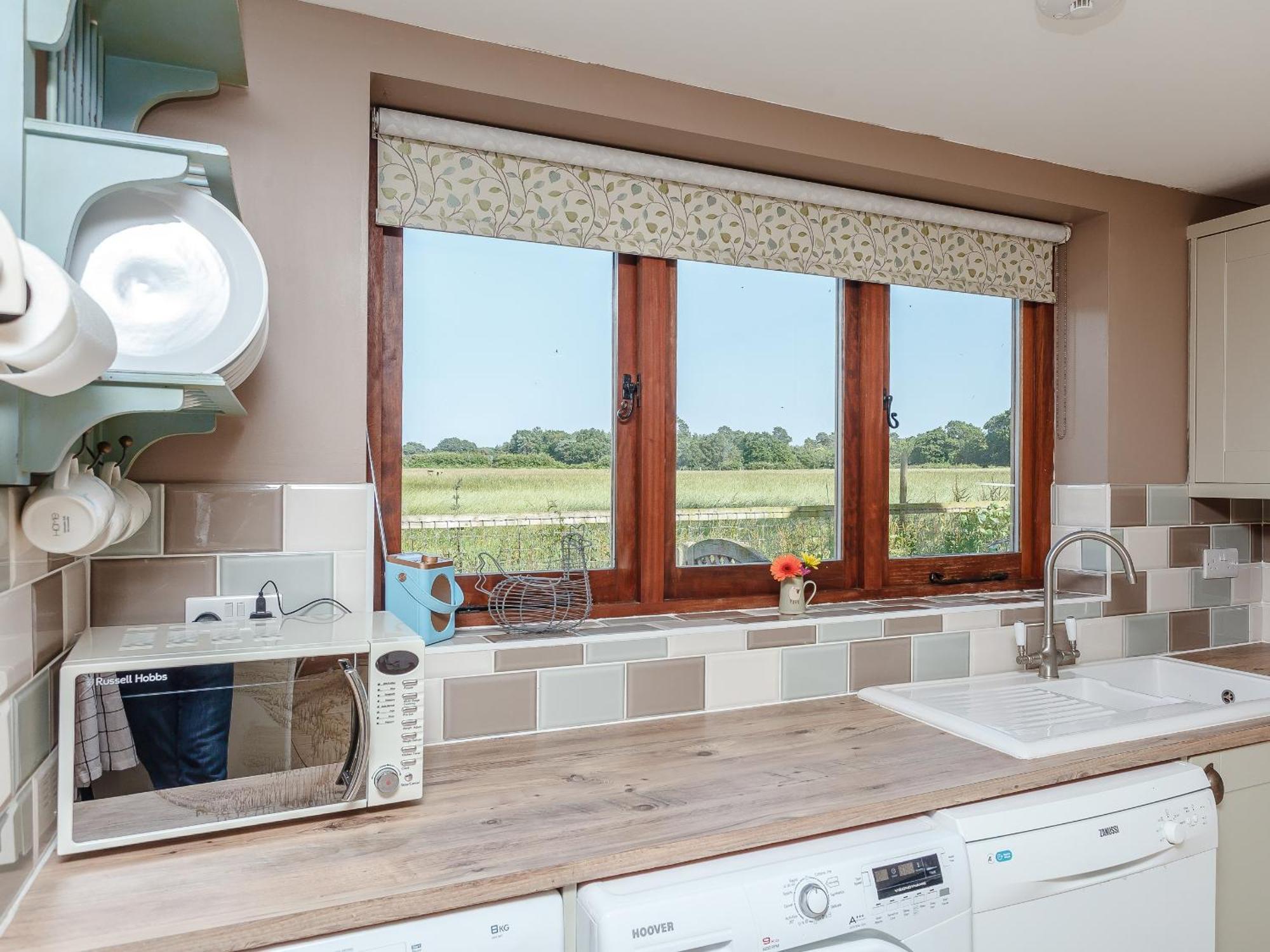 The Barn Villa Coldwaltham Екстериор снимка